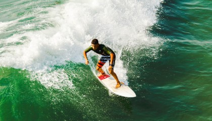 【九游体育入口】自由式滑雪世界杯中国站落幕，新秀闪耀老将稳健