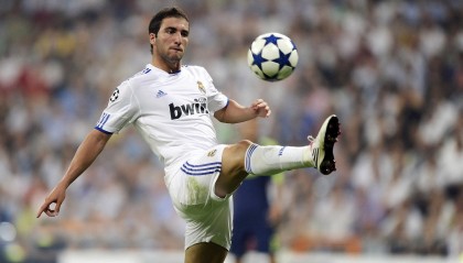 【九游体育】点球大战定胜负！加时赛鏖战120分钟，豪门对决惊心动魄