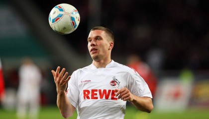 【九游体育官网】女篮赛后温情一幕，全队集结，齐声为武汉加油打气