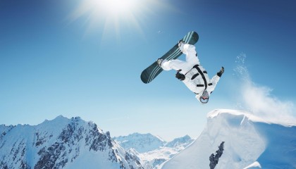 【九游娱乐】埃泽回首青训岁月，告别枪手摇篮方知天赋真谛，汗水铸就英超闪耀之路