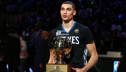 九游体育下载|C罗梅开二度助利雅得胜利大胜，传奇巨星再创历史纪录